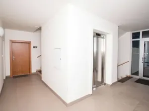 Pronájem bytu 3+kk, Praha, Pražská, 82 m2