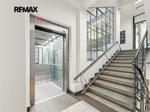 Prodej bytu 2+kk, Praha - Vršovice, 28. pluku, 51 m2
