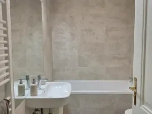 Pronájem bytu 3+kk, Praha - Smíchov, Plzeňská, 60 m2