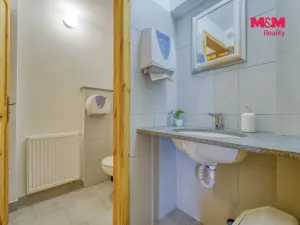 Pronájem obchodního prostoru, Karlovy Vary, Bělehradská, 100 m2