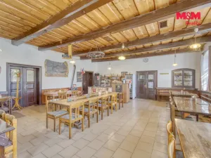 Prodej obchodního prostoru, Hradec Králové - Svinary, Podhůrská, 633 m2