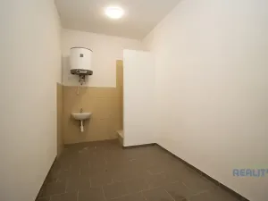 Pronájem skladu, Brandýs nad Labem-Stará Boleslav, Pražská, 440 m2