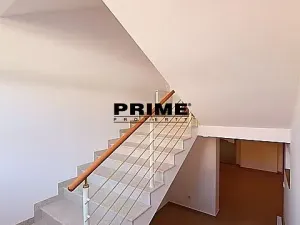 Pronájem kanceláře, Praha, Na cípu, 440 m2
