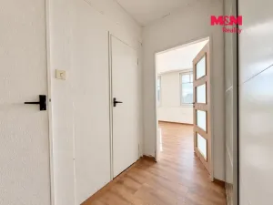 Pronájem bytu 1+kk, Praha - Řepy, Vondroušova, 36 m2