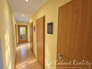 Prodej bytu 3+1, Praha - Horní Měcholupy, Parmská, 78 m2