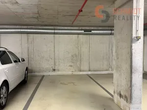 Pronájem garážového stání, Brno, Lidická, 15 m2
