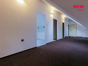 Pronájem kanceláře, Jeseník, nám. Svobody, 27 m2