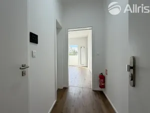 Pronájem bytu 1+kk, Brno, Komárovská, 29 m2