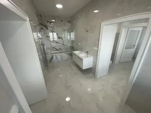 Pronájem bytu 4+1, Děčín, Husovo nám., 156 m2