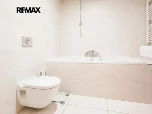 Pronájem bytu 1+kk, Praha - Žižkov, Ke kapslovně, 38 m2