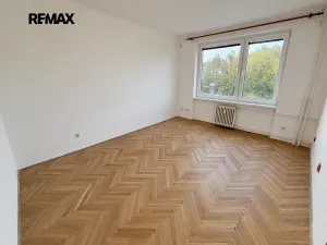 Pronájem bytu 1+1, Slavkov u Brna, sídliště Nádražní, 34 m2