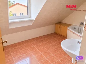 Prodej bytu 2+kk, Šestajovice, Komenského, 58 m2