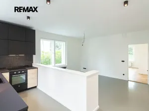 Pronájem bytu 2+kk, Praha - Střešovice, Střešovická, 65 m2
