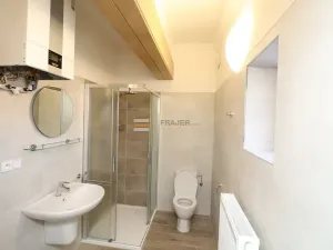 Pronájem bytu 1+kk, Uhlířské Janovice, Václavské náměstí, 26 m2