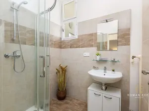 Prodej vícegeneračního domu, Praha - Liboc, Hostouňská, 278 m2