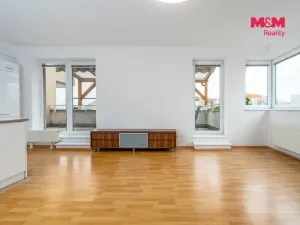 Prodej bytu 2+kk, Praha - Kyje, Sicherova, 64 m2