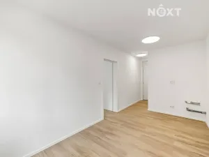 Prodej bytu 2+kk, Praha - Kyje, Vajgarská, 27 m2