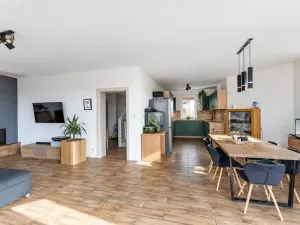 Prodej rodinného domu, Běrunice, Spojovací, 140 m2