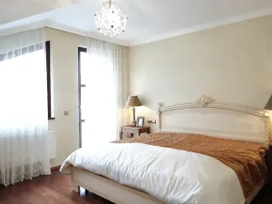 Prodej bytu 4+1, Karlovy Vary, Tylova, 182 m2