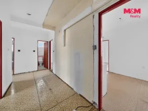 Prodej bytu 4+1, Černovice, U Mateřské školy, 82 m2