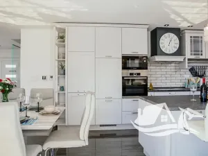 Prodej vily, Podstrana, Chorvatsko, 220 m2