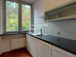 Pronájem kanceláře, Praha - Žižkov, Husitská, 180 m2