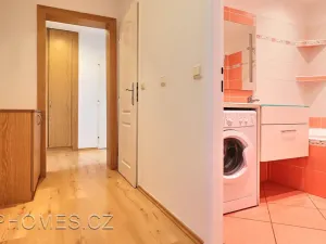 Pronájem bytu 2+kk, Praha - Kobylisy, Hlaváčova, 58 m2