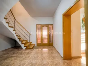Prodej rodinného domu, Přerov nad Labem, 283 m2