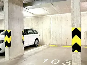 Pronájem garážového stání, Brno, Mojmírovo náměstí, 18 m2