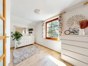 Prodej rodinného domu, Káraný, 180 m2