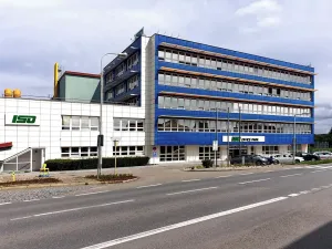 Pronájem kanceláře, Praha - Uhříněves, Přátelství, 96 m2