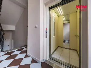 Prodej bytu 1+kk, Praha - Nusle, náměstí Bratří Synků, 23 m2