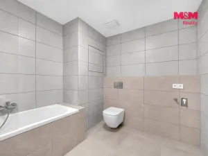 Pronájem bytu 2+kk, Pardubice - Ohrazenice, U Sportovní školy, 54 m2