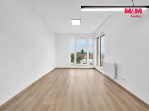 Pronájem bytu 2+kk, Pardubice - Ohrazenice, U Sportovní školy, 51 m2