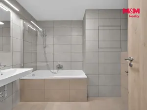 Pronájem bytu 2+kk, Pardubice - Ohrazenice, U Sportovní školy, 51 m2