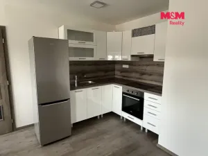 Pronájem bytu 1+kk, Hrdlořezy, 36 m2