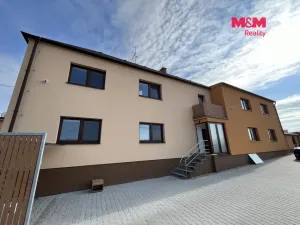 Pronájem bytu 1+kk, Hrdlořezy, 36 m2
