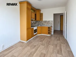 Pronájem bytu 2+kk, Praha - Černý Most, Bryksova, 39 m2