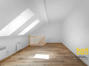 Pronájem bytu 2+kk, Praha - Smíchov, Nádražní, 49 m2