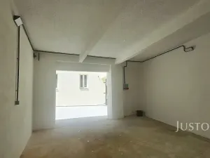 Pronájem garážového stání, Písek, V Koutě, 35 m2