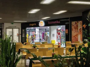 Pronájem obchodního prostoru, Praha - Michle, Želetavská, 84 m2