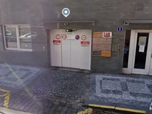 Prodej garážového stání, Praha - Holešovice, U studánky, 15 m2