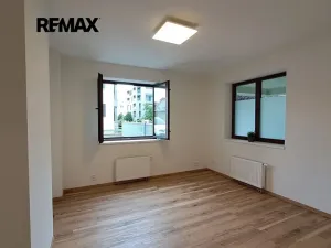 Pronájem bytu 2+kk, Praha - Podolí, Na hřebenech I, 38 m2