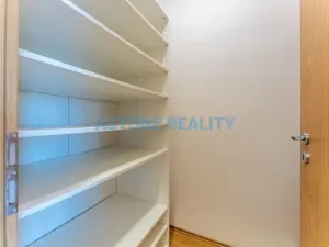 Prodej bytu 1+kk, Praha - Uhříněves, Václava Trojana, 41 m2