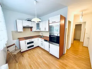 Prodej bytu 3+1, Karlovy Vary, Šmeralova, 87 m2