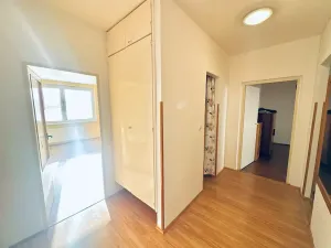 Prodej bytu 3+1, Karlovy Vary, Šmeralova, 87 m2