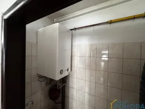 Pronájem výrobních prostor, Radhošť, 450 m2