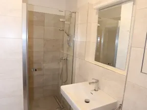 Pronájem bytu 1+kk, Praha - Karlín, U Mlýnského kanálu, 36 m2