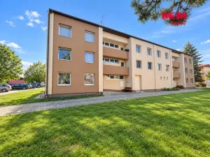 Prodej bytu 3+1, Lubenec, Pražská, 66 m2