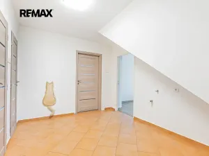 Prodej rodinného domu, Svinařov, Za Křenovkou, 160 m2